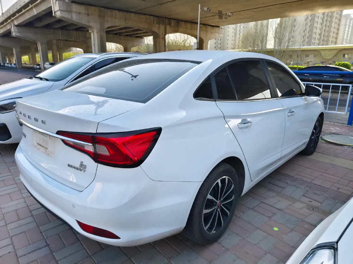 2020 Roewe i5 1.5L 120HP L4 5MT,autocango,china used car exporter,china ev exporter,chinese used car exporter,chinese used ev exporter