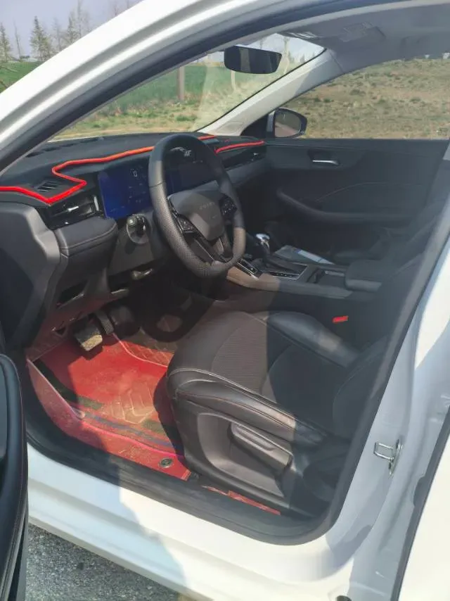 2024 Roewe i5 1.5L 129HP L4 CVT,autocango,china used car exporter,china ev exporter,chinese used car exporter,chinese used ev exporter