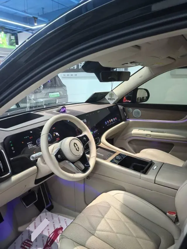 2024 AITO AITO M9 1.5T 152HP L4 REEV 42KWH,autocango,china used car exporter,china ev exporter,chinese used car exporter,chinese used ev exporter