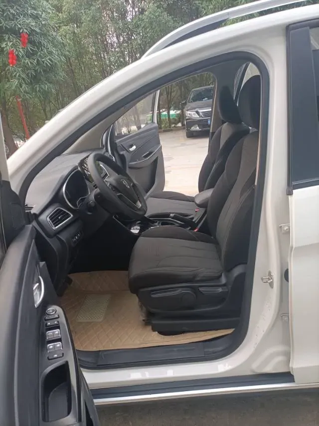 2021 BaoJun 730 1.5T 147HP L4 CVT,autocango,china used car exporter,china ev exporter,chinese used car exporter,chinese used ev exporter