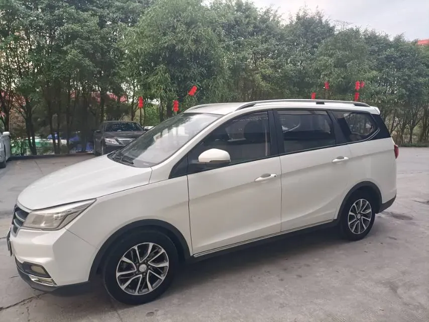 2021 BaoJun 730 1.5T 147HP L4 CVT,autocango,china used car exporter,china ev exporter,chinese used car exporter,chinese used ev exporter