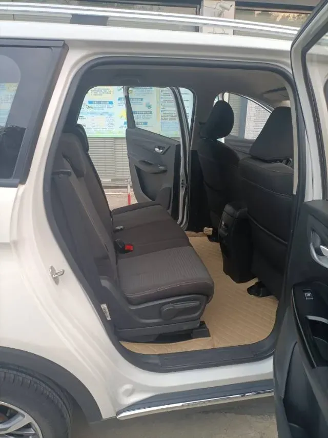 2021 BaoJun 730 1.5T 147HP L4 CVT,autocango,china used car exporter,china ev exporter,chinese used car exporter,chinese used ev exporter