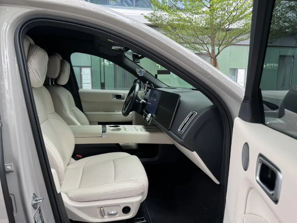 2024 Li L6 Range Extended 154HP L4 REEV 36.8KWH,autocango,china used car exporter,china ev exporter,chinese used car exporter,chinese used ev exporter