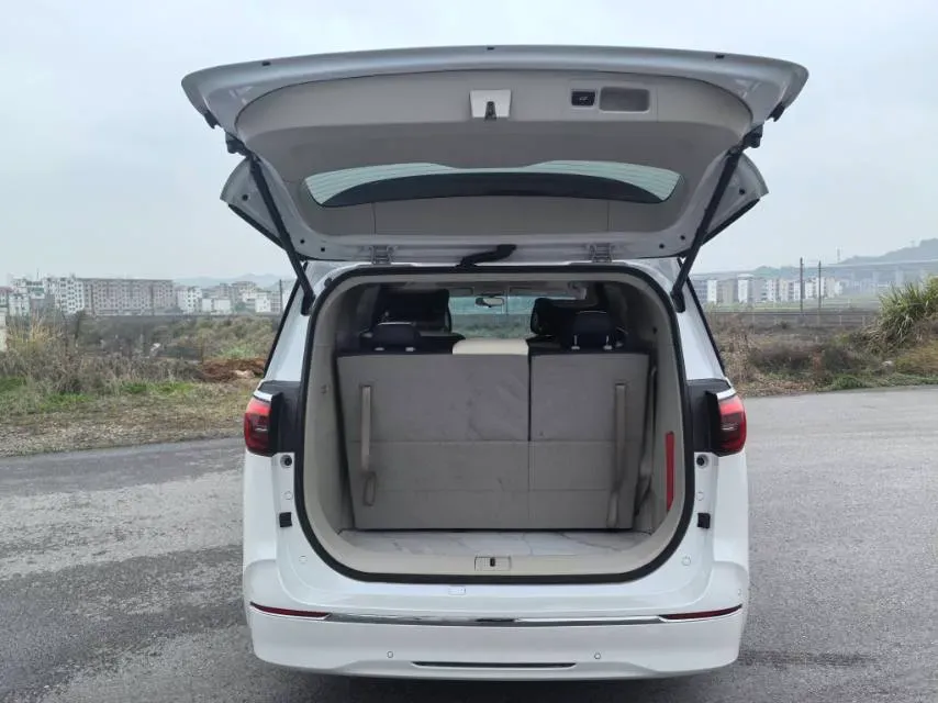 2023 Buick GL8 2.0T 237HP L4 9AT,autocango,china used car exporter,china ev exporter,chinese used car exporter,chinese used ev exporter