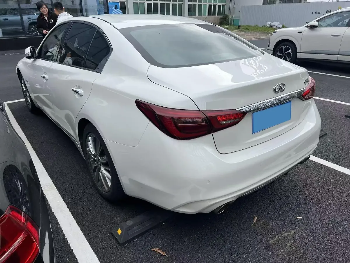 2018 Jeep Grand Commander 2.0T 265HP L4 9AT,autocango,china used car exporter,china ev exporter,chinese used car exporter,chinese used ev exporter