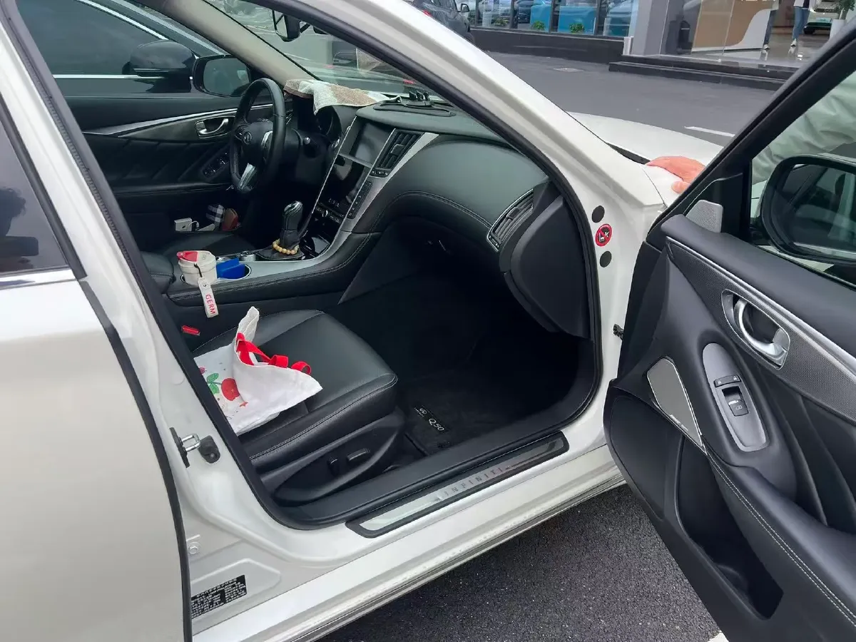 2018 Jeep Grand Commander 2.0T 265HP L4 9AT,autocango,china used car exporter,china ev exporter,chinese used car exporter,chinese used ev exporter