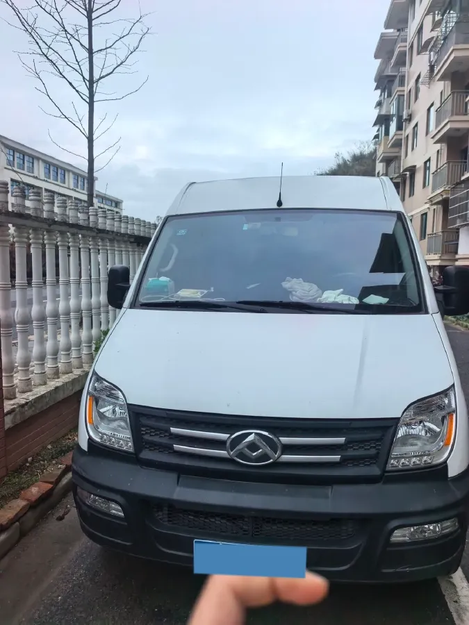 2020 MAXUS XinTu V80 2.5T 136HP L4 6MT,autocango,china used car exporter,china ev exporter,chinese used car exporter,chinese used ev exporter