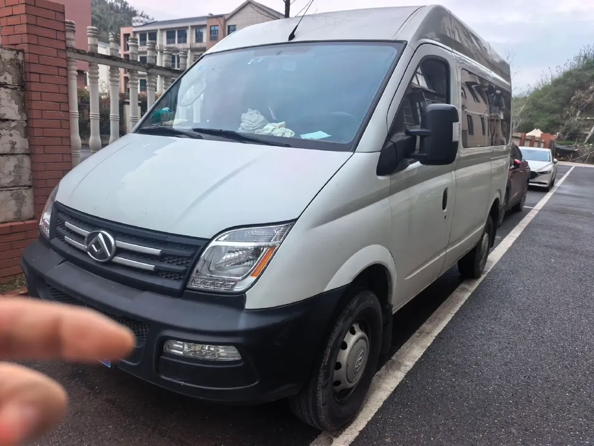 2020 MAXUS XinTu V80 2.5T 136HP L4 6MT,autocango,china used car exporter,china ev exporter,chinese used car exporter,chinese used ev exporter