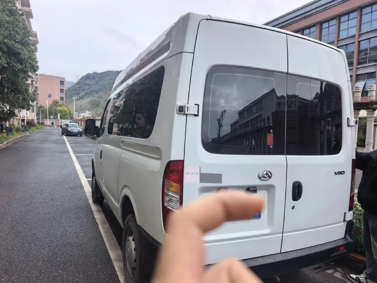 2020 MAXUS XinTu V80 2.5T 136HP L4 6MT,autocango,china used car exporter,china ev exporter,chinese used car exporter,chinese used ev exporter