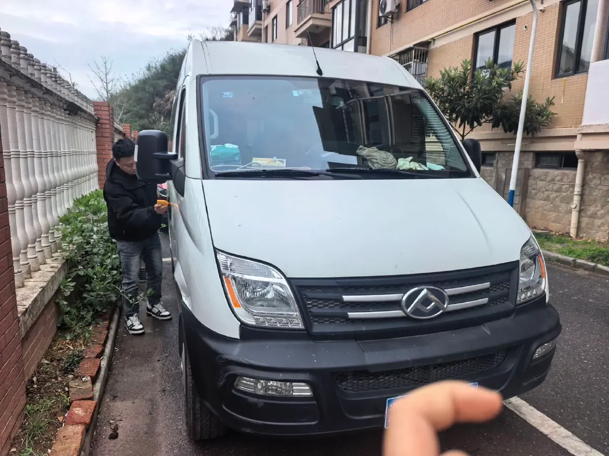 2020 MAXUS XinTu V80 2.5T 136HP L4 6MT,autocango,china used car exporter,china ev exporter,chinese used car exporter,chinese used ev exporter