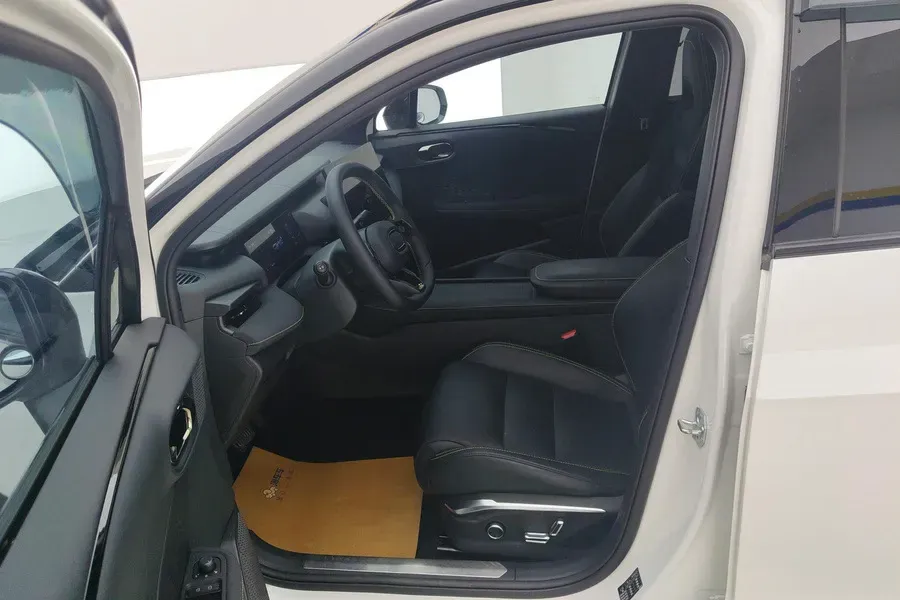 2025 LYNK&CO 06 1.5T 181HP L4 7DCT,autocango,china used car exporter,china ev exporter,chinese used car exporter,chinese used ev exporter