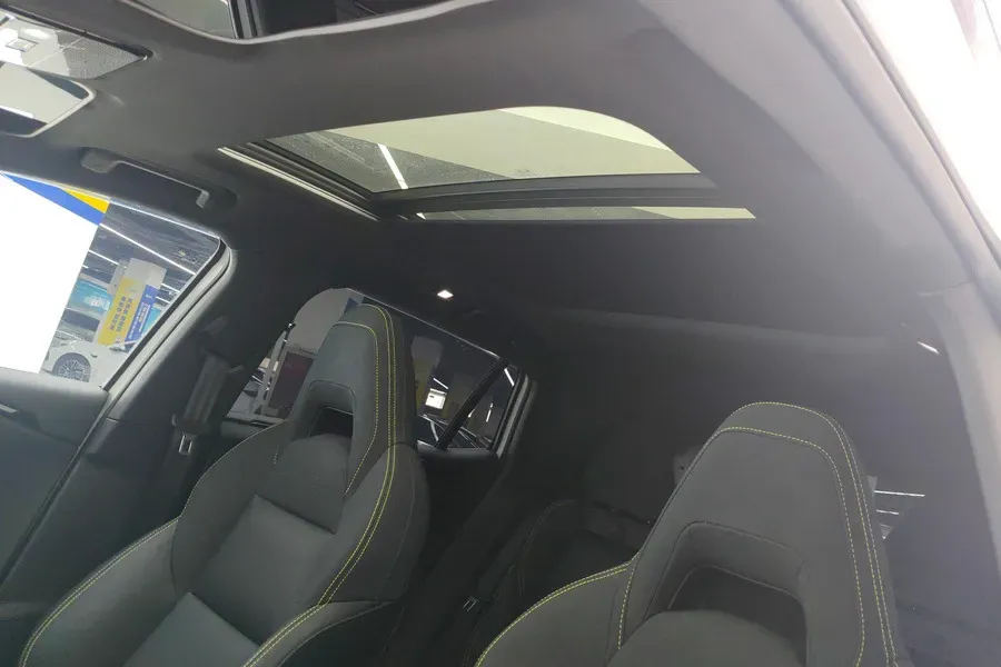 2025 LYNK&CO 06 1.5T 181HP L4 7DCT,autocango,china used car exporter,china ev exporter,chinese used car exporter,chinese used ev exporter