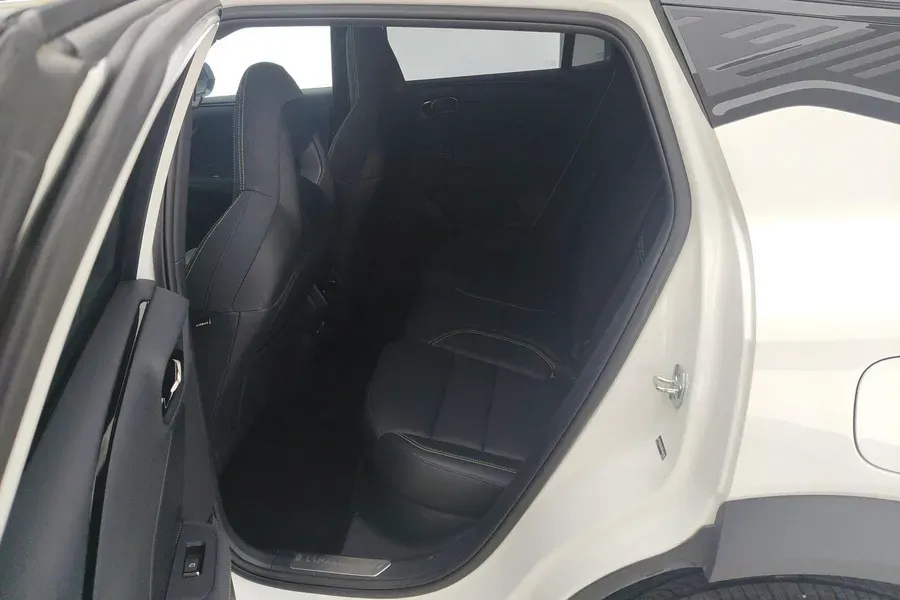 2025 LYNK&CO 06 1.5T 181HP L4 7DCT,autocango,china used car exporter,china ev exporter,chinese used car exporter,chinese used ev exporter