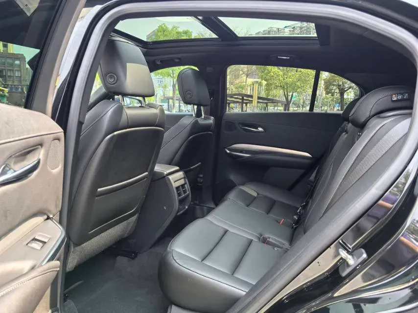 2020 Cadillac XT4 2.0T 241HP L4 9AT,autocango,china used car exporter,china ev exporter,chinese used car exporter,chinese used ev exporter