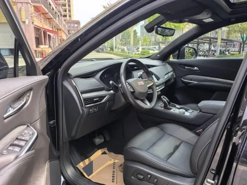 2020 Cadillac XT4 2.0T 241HP L4 9AT,autocango,china used car exporter,china ev exporter,chinese used car exporter,chinese used ev exporter