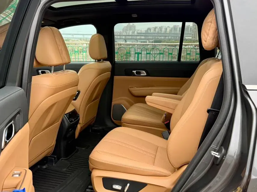 2021 Li ONE Range Extended 131HP REEV 40.5KWH,autocango,china used car exporter,china ev exporter,chinese used car exporter,chinese used ev exporter