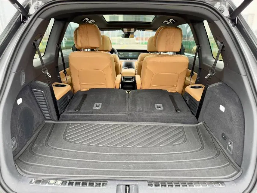 2021 Li ONE Range Extended 131HP REEV 40.5KWH,autocango,china used car exporter,china ev exporter,chinese used car exporter,chinese used ev exporter