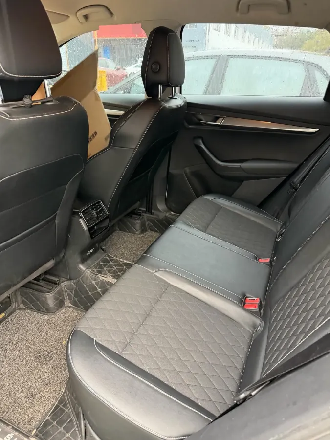 2019 Brilliance Auto V7 1.8T 231HP L4 7DCT,autocango,china used car exporter,china ev exporter,chinese used car exporter,chinese used ev exporter