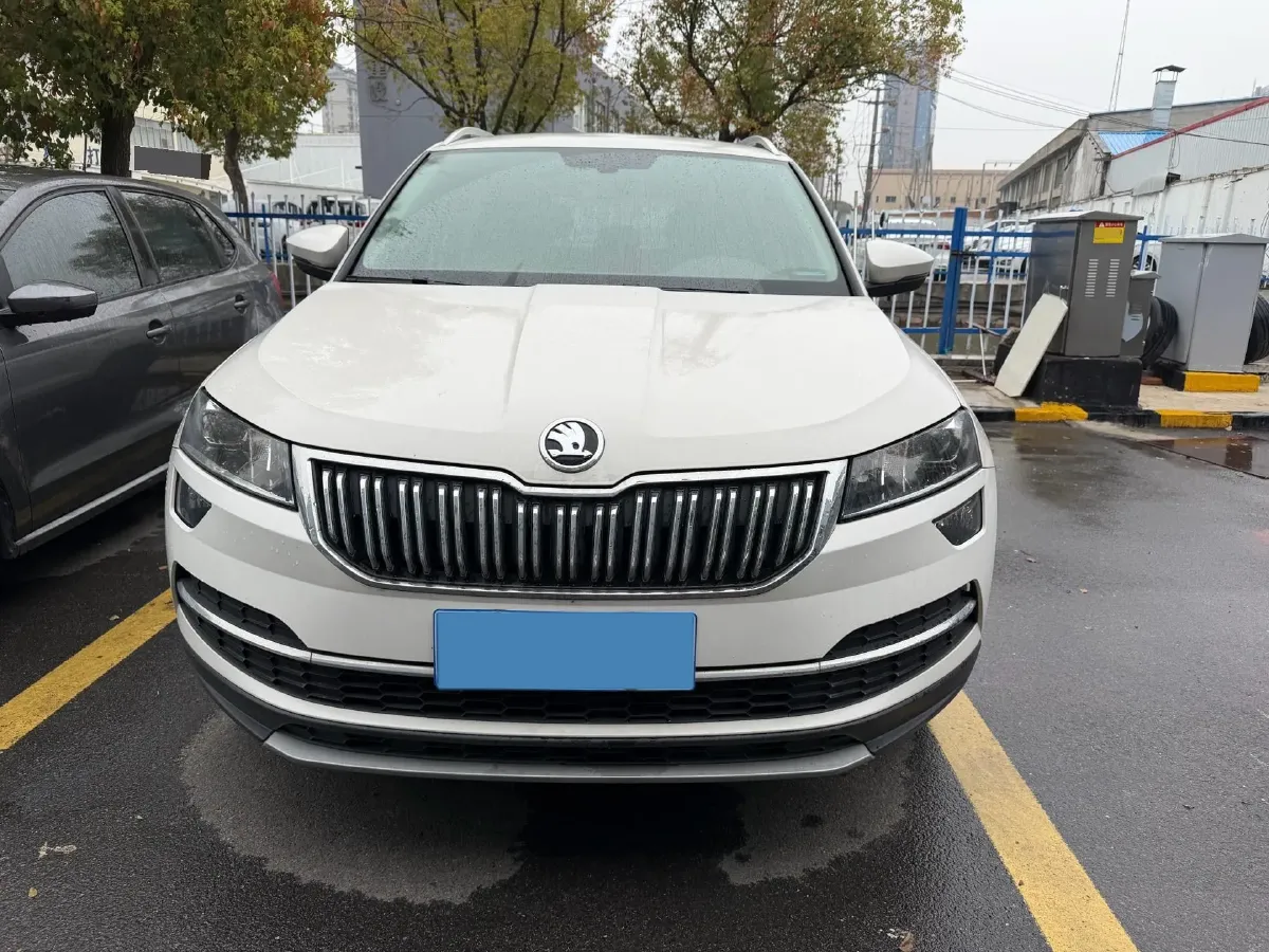 2019 Brilliance Auto V7 1.8T 231HP L4 7DCT,autocango,china used car exporter,china ev exporter,chinese used car exporter,chinese used ev exporter