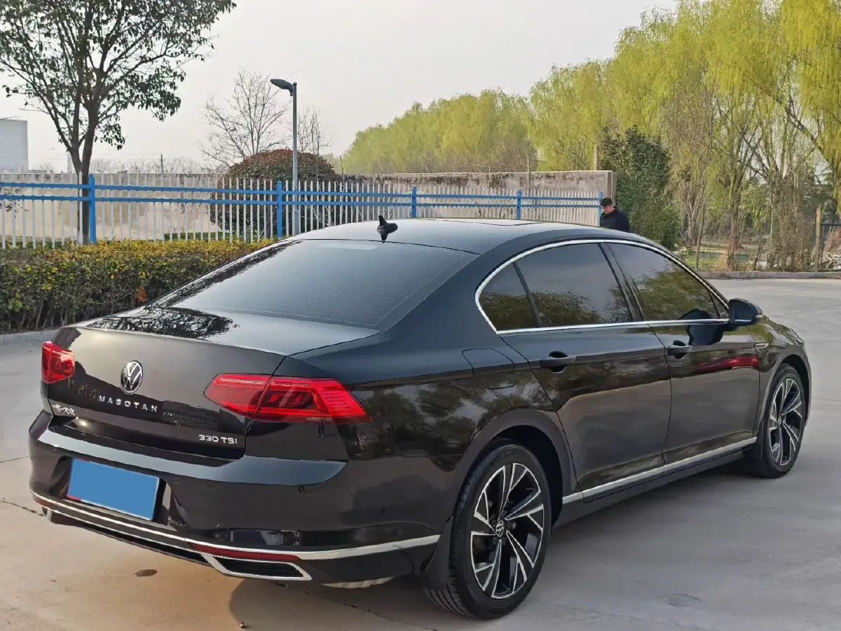 2021 Volkswagen Magotan 2.0T 186HP L4 7DCT,autocango,china used car exporter,china ev exporter,chinese used car exporter,chinese used ev exporter