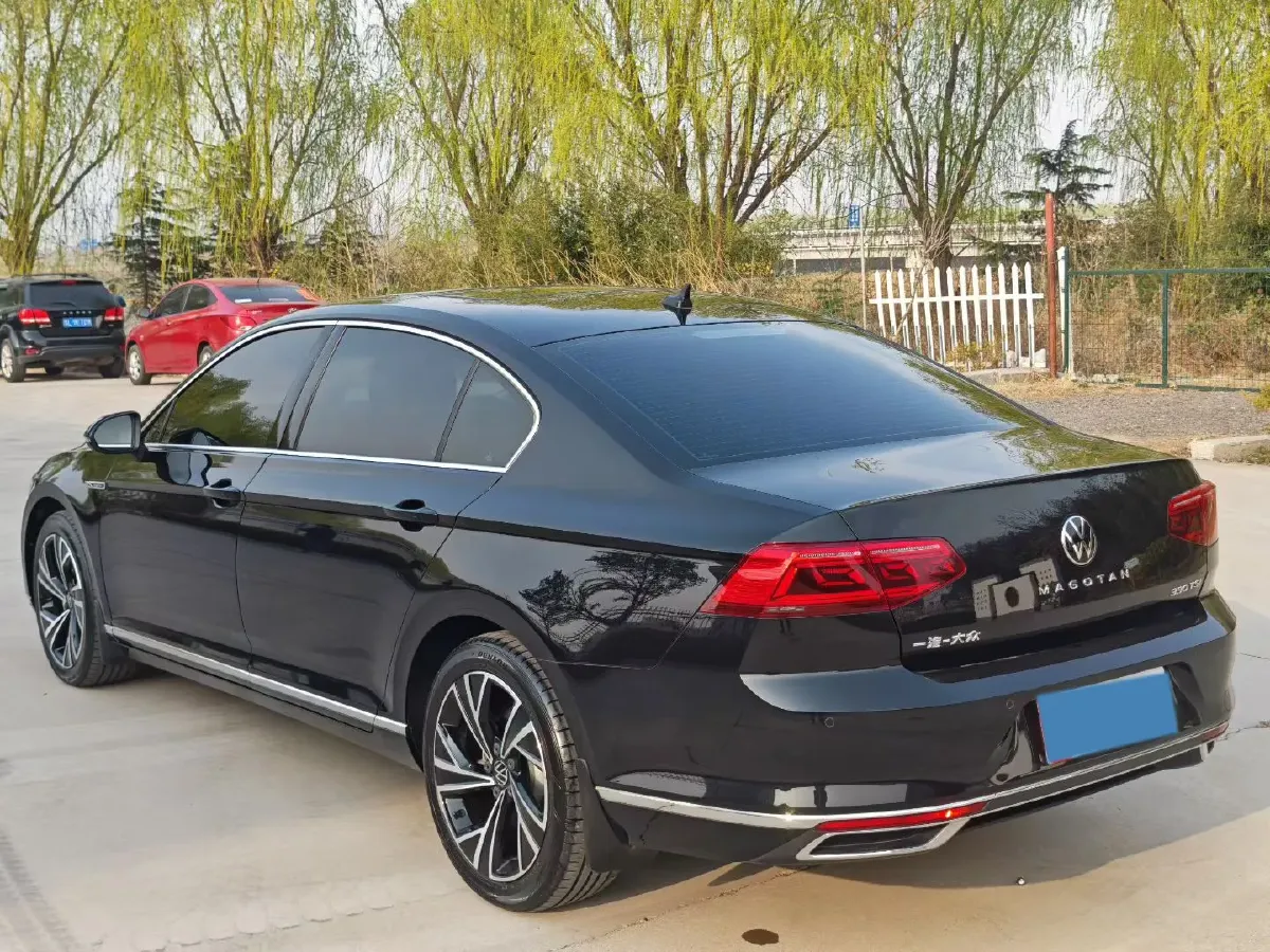 2021 Volkswagen Magotan 2.0T 186HP L4 7DCT,autocango,china used car exporter,china ev exporter,chinese used car exporter,chinese used ev exporter