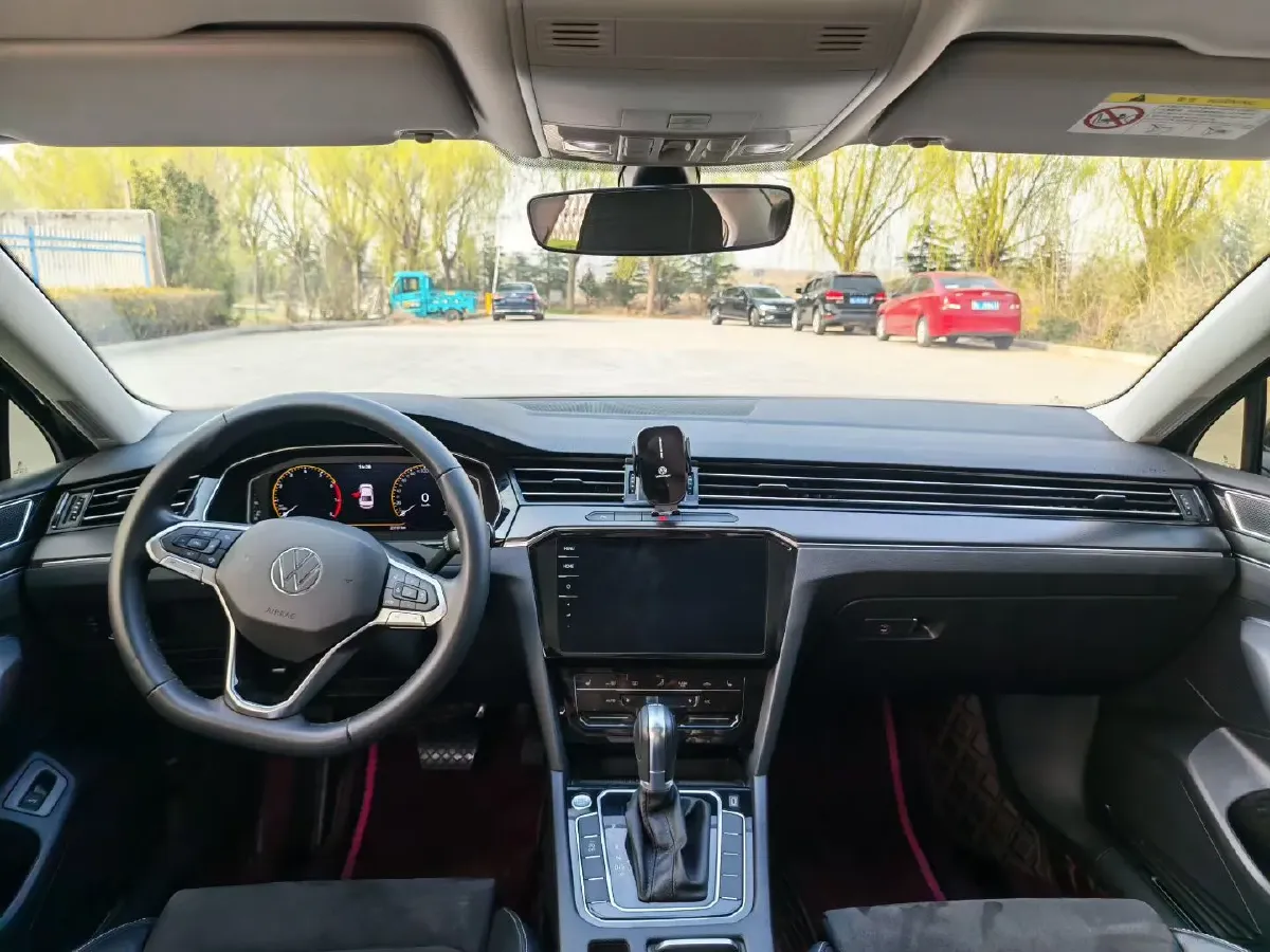 2021 Volkswagen Magotan 2.0T 186HP L4 7DCT,autocango,china used car exporter,china ev exporter,chinese used car exporter,chinese used ev exporter