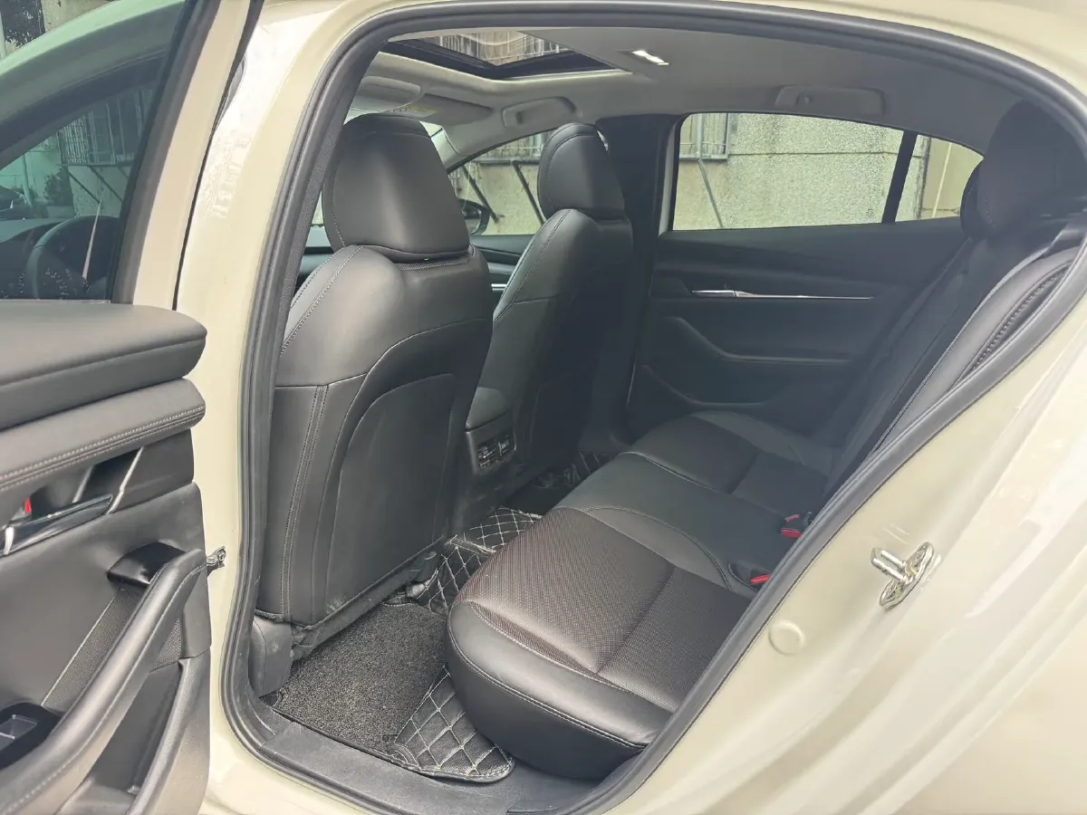 2023 Mazda 3 Axela 2.0L 158HP L4 6AT,autocango,china used car exporter,china ev exporter,chinese used car exporter,chinese used ev exporter