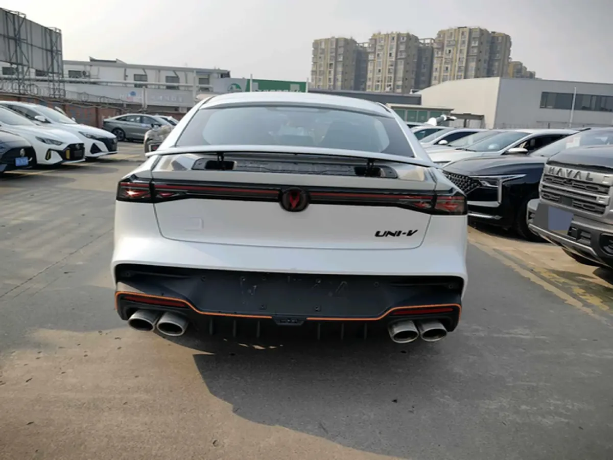 2025 ChangAn UNI-V 1.5T 192HP L4 7DCT,autocango,china used car exporter,china ev exporter,chinese used car exporter,chinese used ev exporter