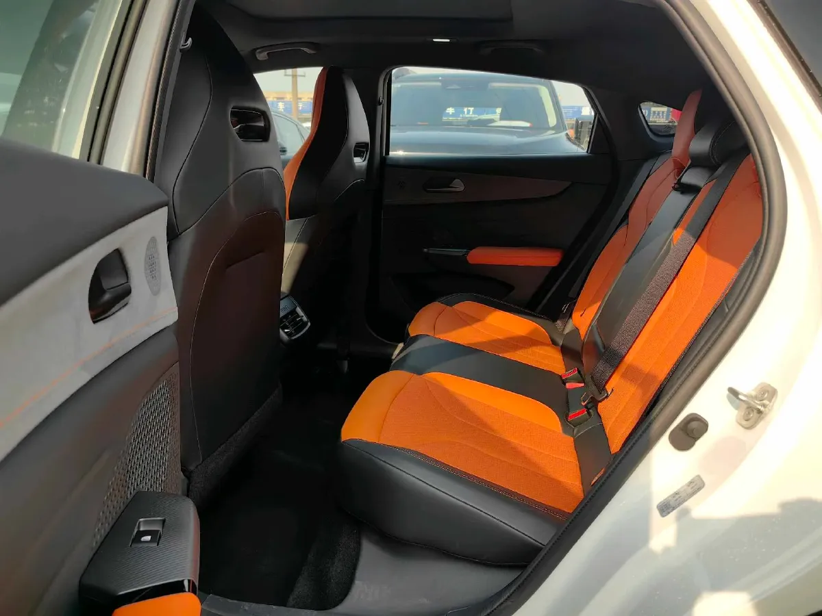 2025 ChangAn UNI-V 1.5T 192HP L4 7DCT,autocango,china used car exporter,china ev exporter,chinese used car exporter,chinese used ev exporter