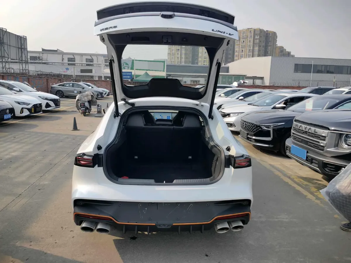 2025 ChangAn UNI-V 1.5T 192HP L4 7DCT,autocango,china used car exporter,china ev exporter,chinese used car exporter,chinese used ev exporter