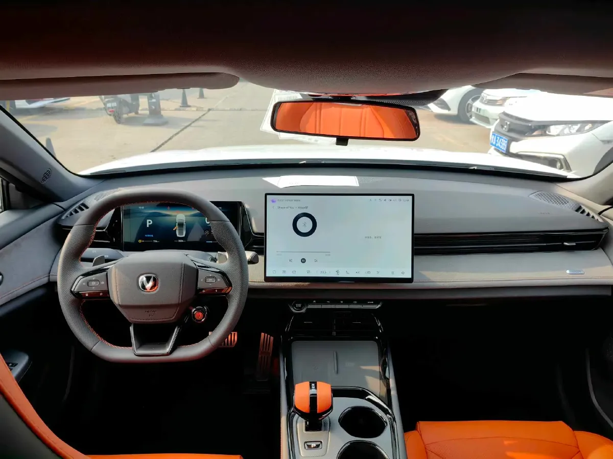 2025 ChangAn UNI-V 1.5T 192HP L4 7DCT,autocango,china used car exporter,china ev exporter,chinese used car exporter,chinese used ev exporter