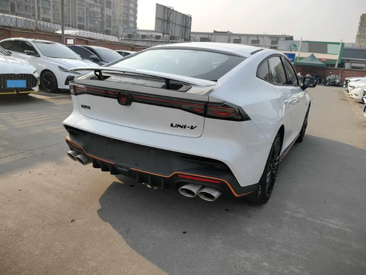2025 ChangAn UNI-V 1.5T 192HP L4 7DCT,autocango,china used car exporter,china ev exporter,chinese used car exporter,chinese used ev exporter