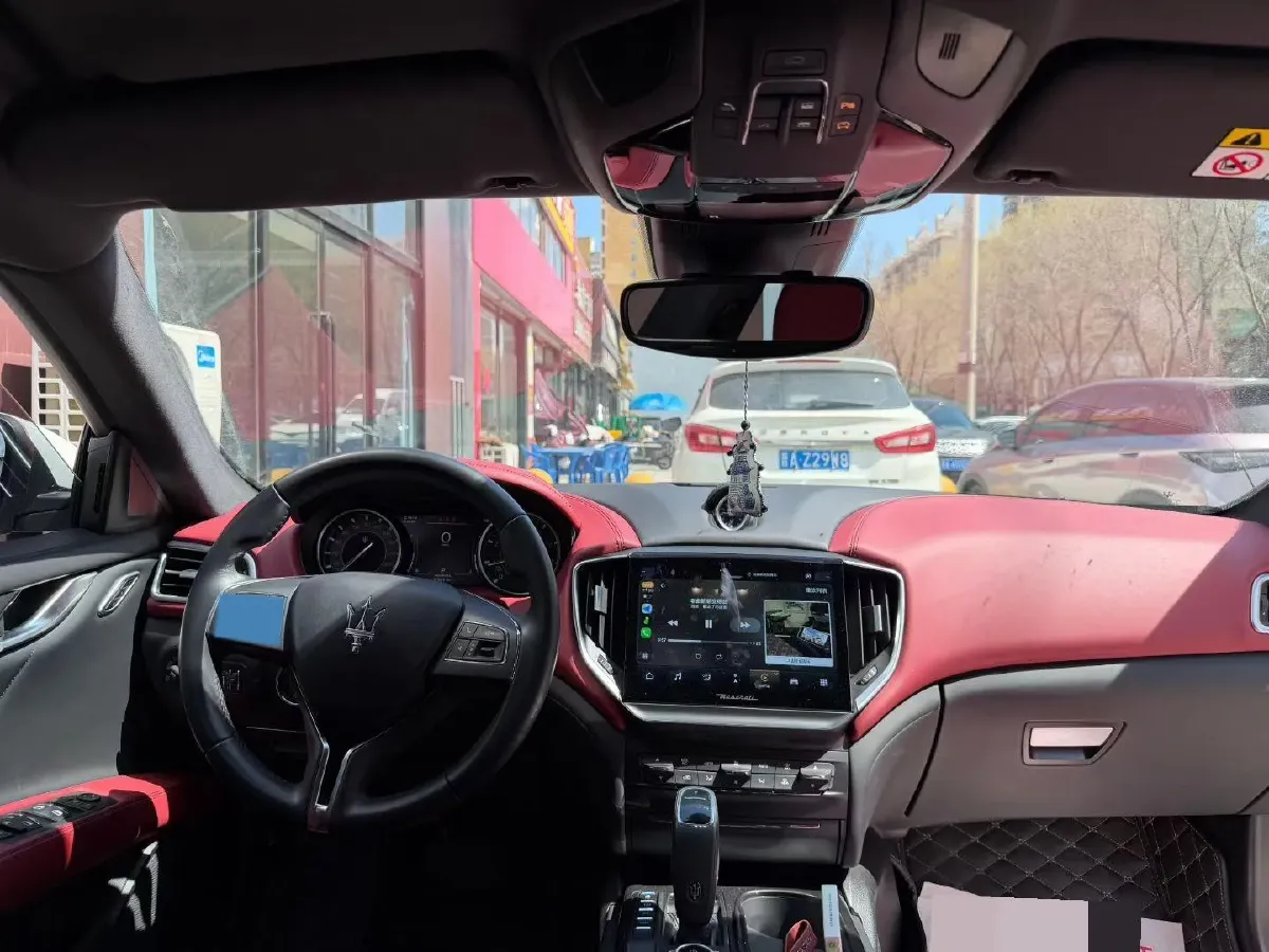 2021 Maserati Ghibli 2.0T 330HP L4 8AT,autocango,china used car exporter,china ev exporter,chinese used car exporter,chinese used ev exporter