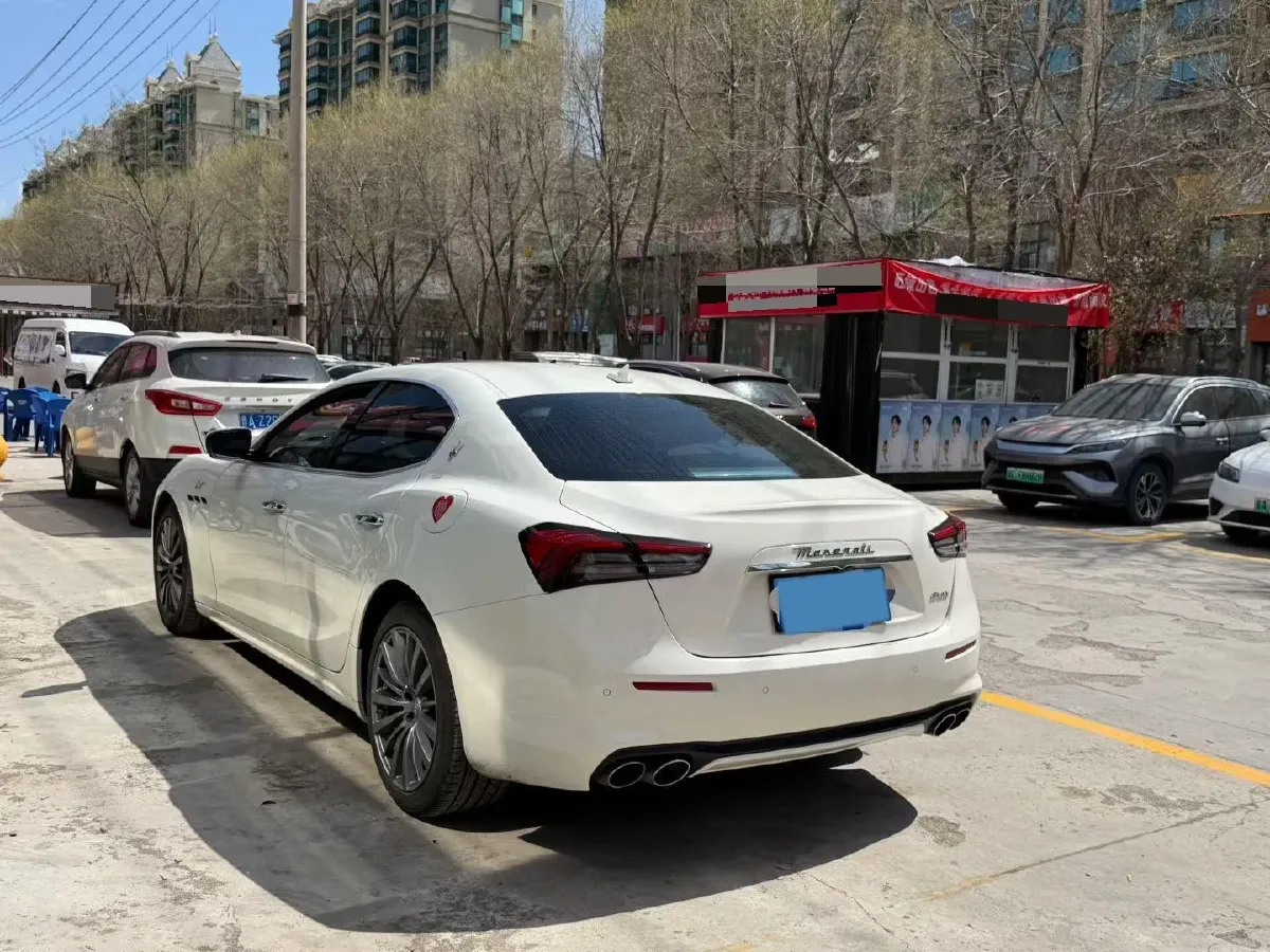 2021 Maserati Ghibli 2.0T 330HP L4 8AT,autocango,china used car exporter,china ev exporter,chinese used car exporter,chinese used ev exporter