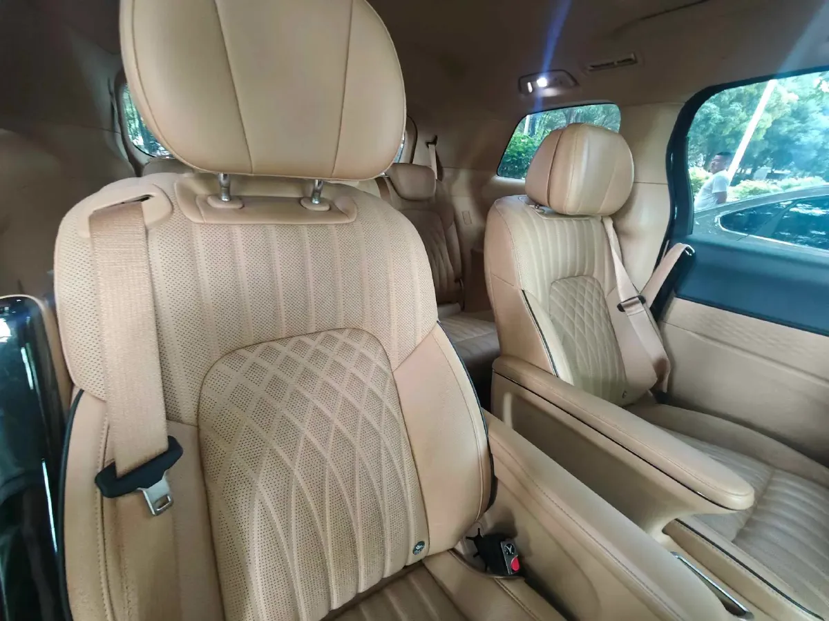 2022 Voyah Dream 1.5T 136HP L4 PHEV 25.57KWH,autocango,china used car exporter,china ev exporter,chinese used car exporter,chinese used ev exporter