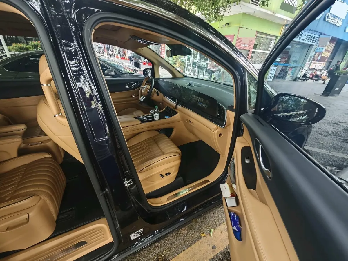 2022 Voyah Dream 1.5T 136HP L4 PHEV 25.57KWH,autocango,china used car exporter,china ev exporter,chinese used car exporter,chinese used ev exporter