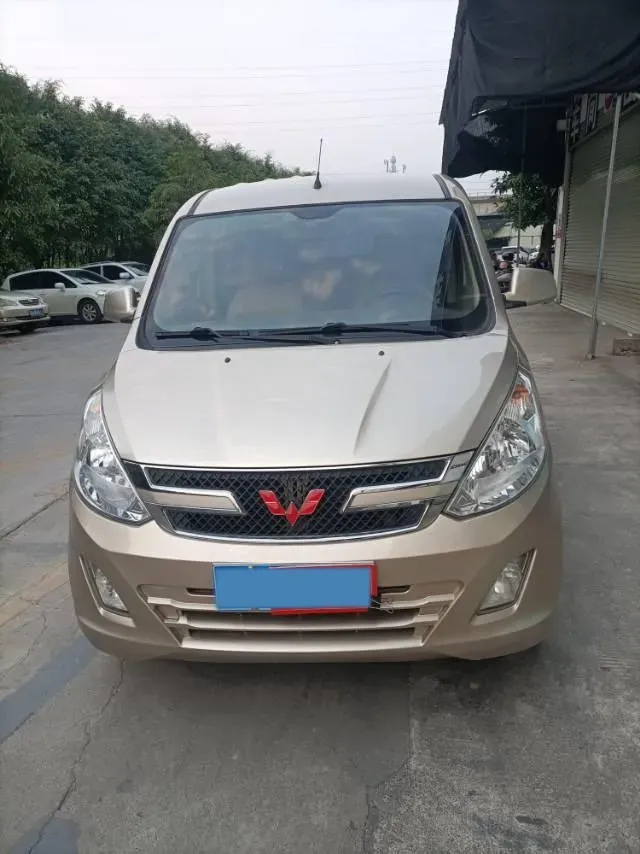2018 WuLing RongGuang V 1.5L 112HP L4 5MT,autocango,china used car exporter,china ev exporter,chinese used car exporter,chinese used ev exporter