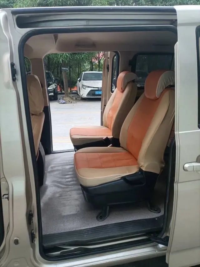 2018 WuLing RongGuang V 1.5L 112HP L4 5MT,autocango,china used car exporter,china ev exporter,chinese used car exporter,chinese used ev exporter