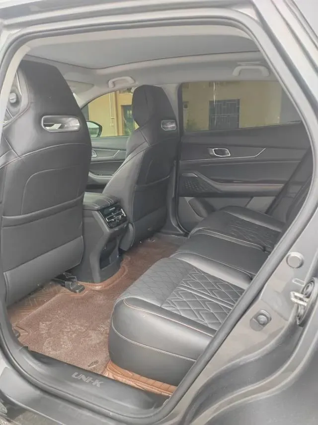 2021 ChangAn UNI-K 2.0T 233HP L4 8AT,autocango,china used car exporter,china ev exporter,chinese used car exporter,chinese used ev exporter