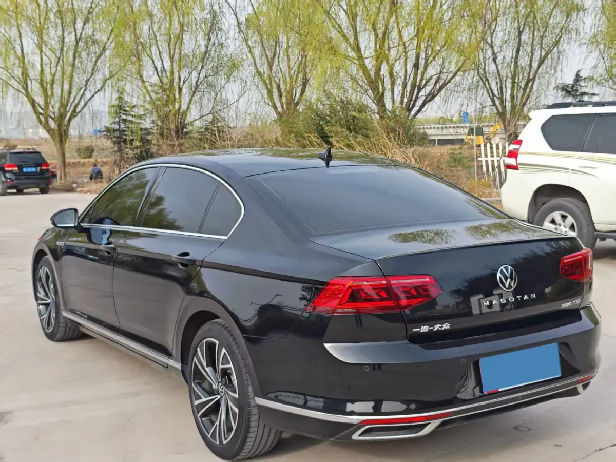 2020 Volkswagen Magotan 2.0T 220HP L4 7DCT,autocango,china used car exporter,china ev exporter,chinese used car exporter,chinese used ev exporter