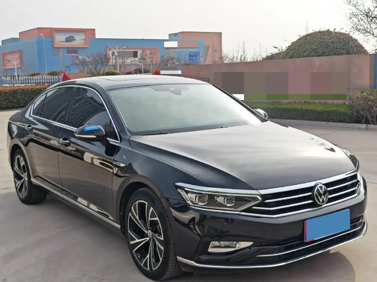 2020 Volkswagen Magotan 2.0T 220HP L4 7DCT,autocango,china used car exporter,china ev exporter,chinese used car exporter,chinese used ev exporter