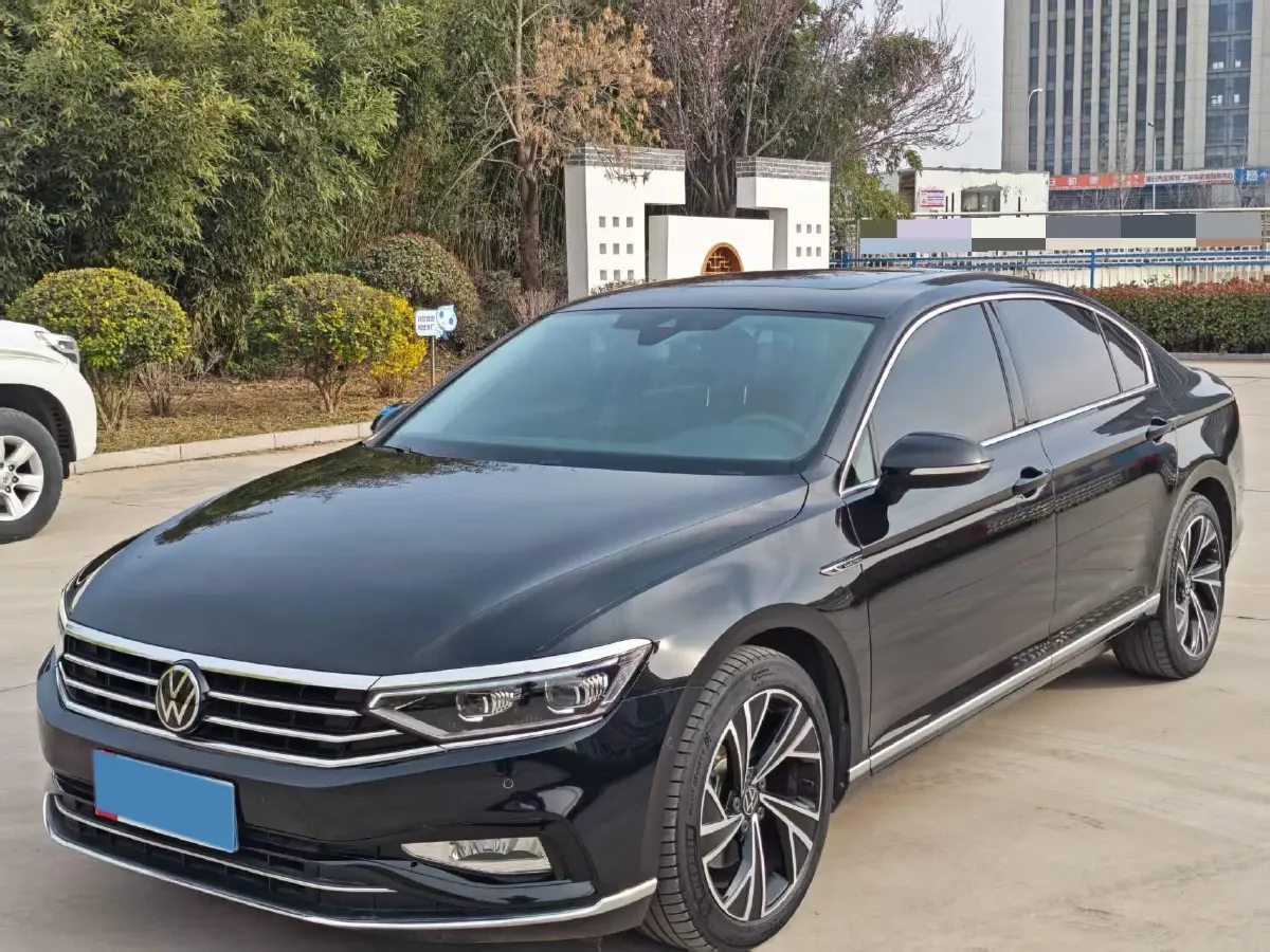 2020 Volkswagen Magotan 2.0T 220HP L4 7DCT,autocango,china used car exporter,china ev exporter,chinese used car exporter,chinese used ev exporter