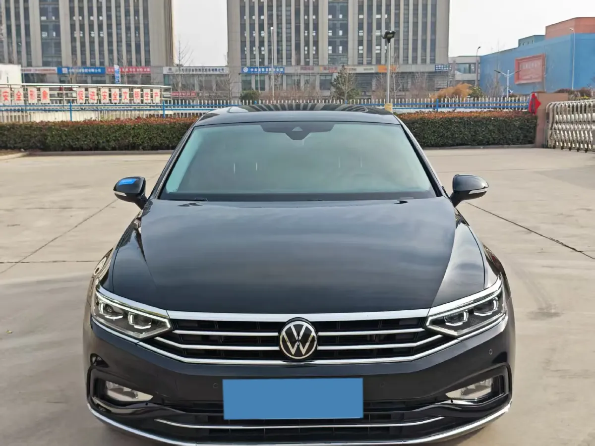 2020 Volkswagen Magotan 2.0T 220HP L4 7DCT,autocango,china used car exporter,china ev exporter,chinese used car exporter,chinese used ev exporter