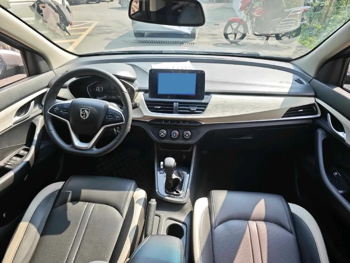 2019 BaoJun 360 1.5L 105HP L4 CVT,autocango,china used car exporter,china ev exporter,chinese used car exporter,chinese used ev exporter
