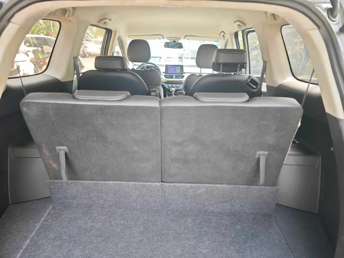 2019 BaoJun 360 1.5L 105HP L4 CVT,autocango,china used car exporter,china ev exporter,chinese used car exporter,chinese used ev exporter