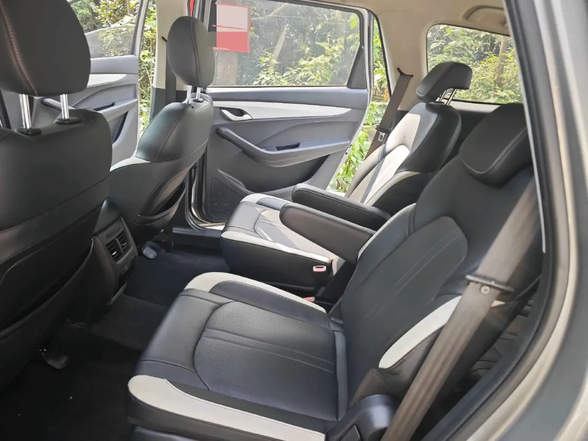 2019 BaoJun 360 1.5L 105HP L4 CVT,autocango,china used car exporter,china ev exporter,chinese used car exporter,chinese used ev exporter