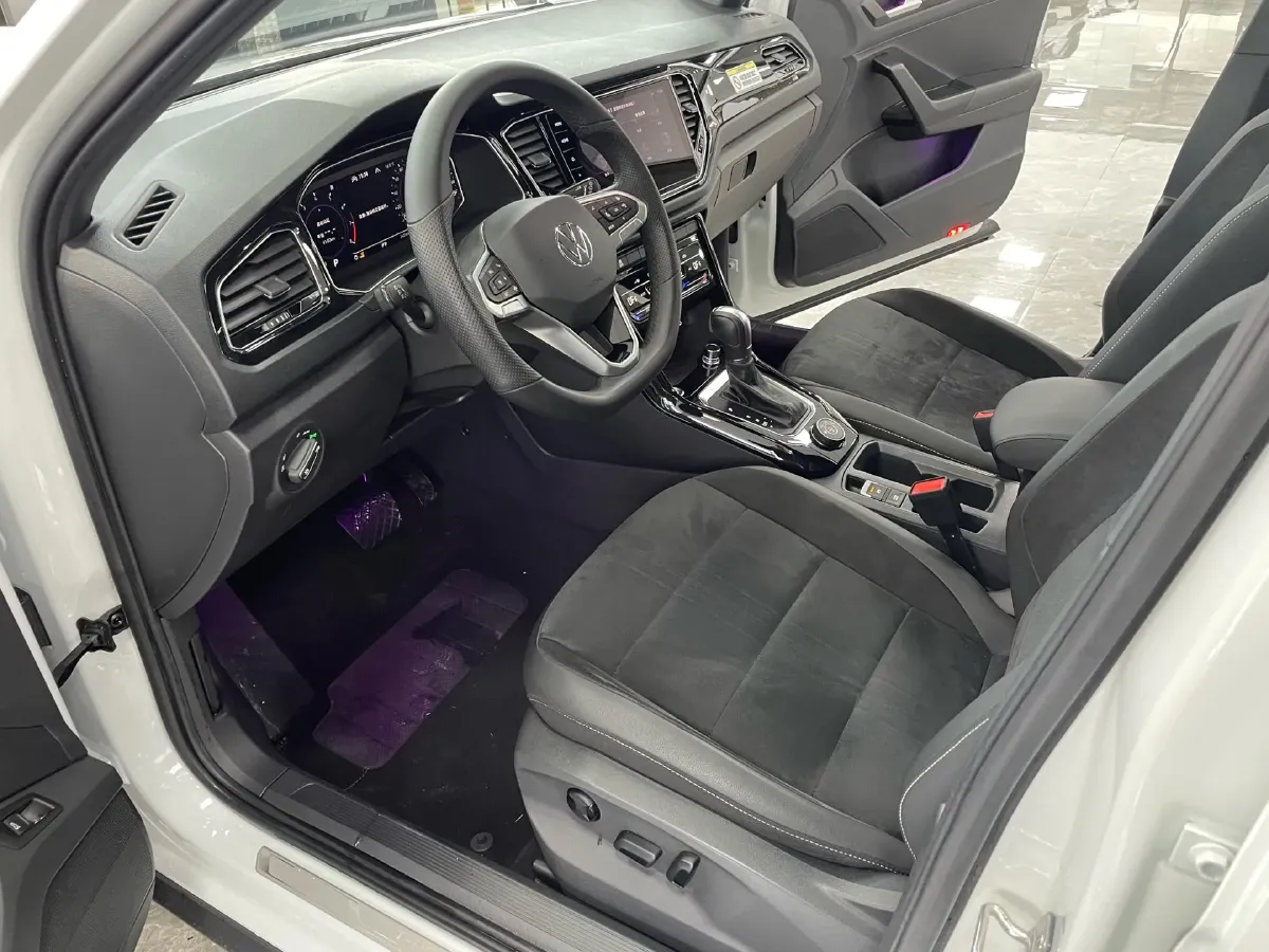 2021 Volkswagen T-Roc 1.4T 150HP L4 7DCT,autocango,china used car exporter,china ev exporter,chinese used car exporter,chinese used ev exporter