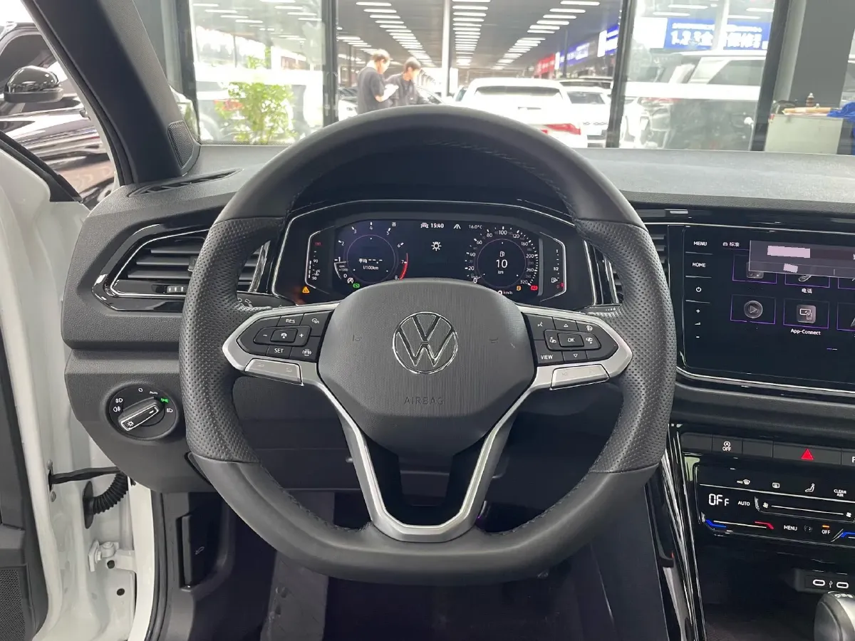 2021 Volkswagen T-Roc 1.4T 150HP L4 7DCT,autocango,china used car exporter,china ev exporter,chinese used car exporter,chinese used ev exporter