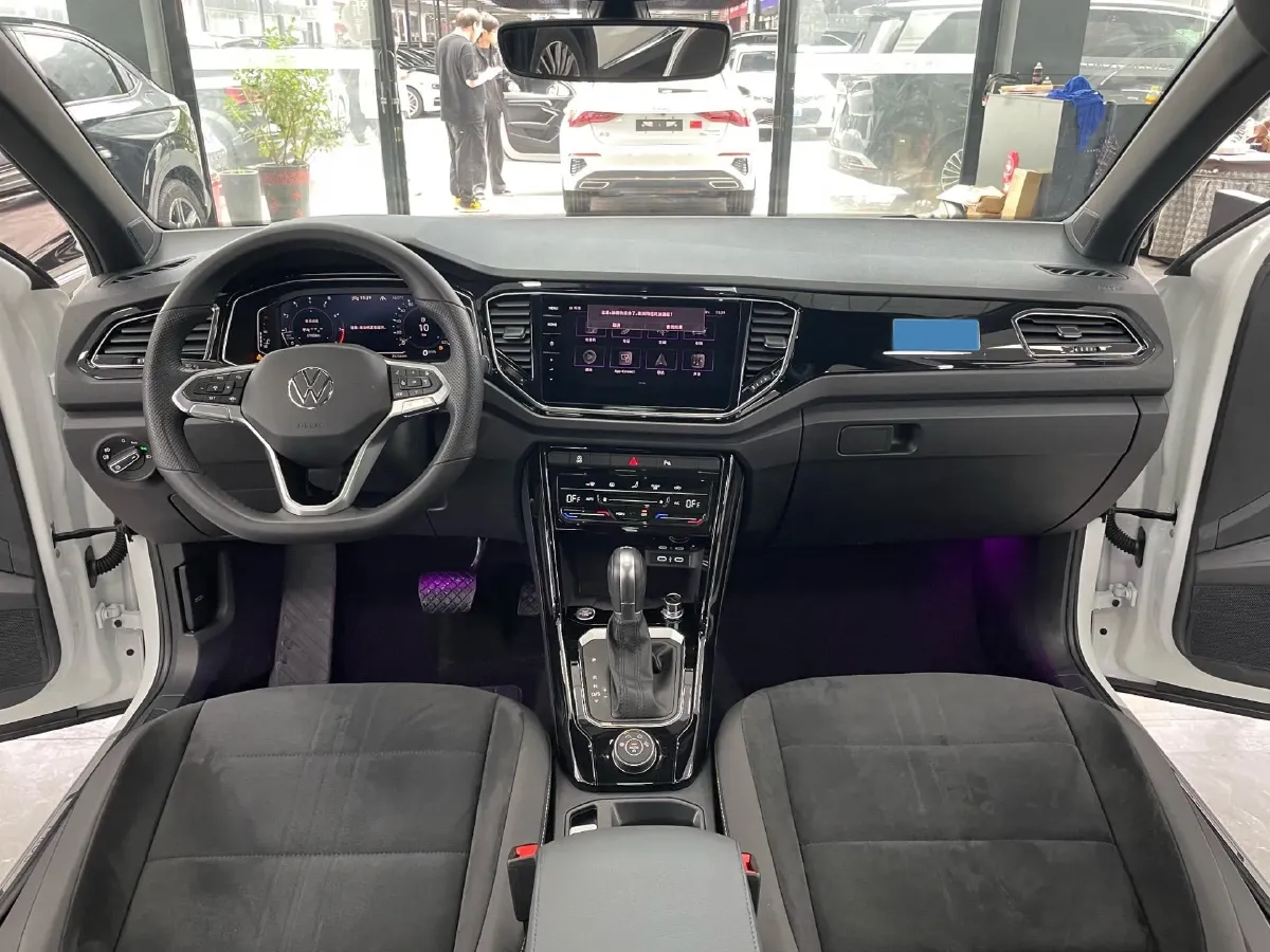 2021 Volkswagen T-Roc 1.4T 150HP L4 7DCT,autocango,china used car exporter,china ev exporter,chinese used car exporter,chinese used ev exporter