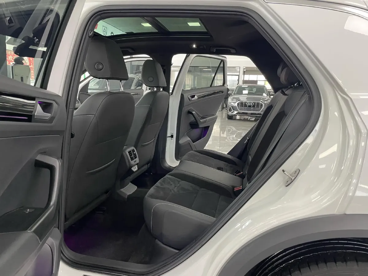 2021 Volkswagen T-Roc 1.4T 150HP L4 7DCT,autocango,china used car exporter,china ev exporter,chinese used car exporter,chinese used ev exporter